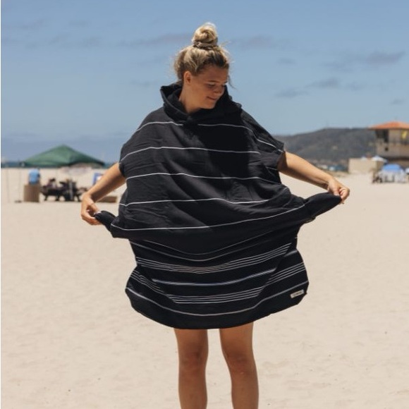 Sand Cloud Black/White Unisex Hooded Poncho - OS - NWOT - Picture 4 of 6